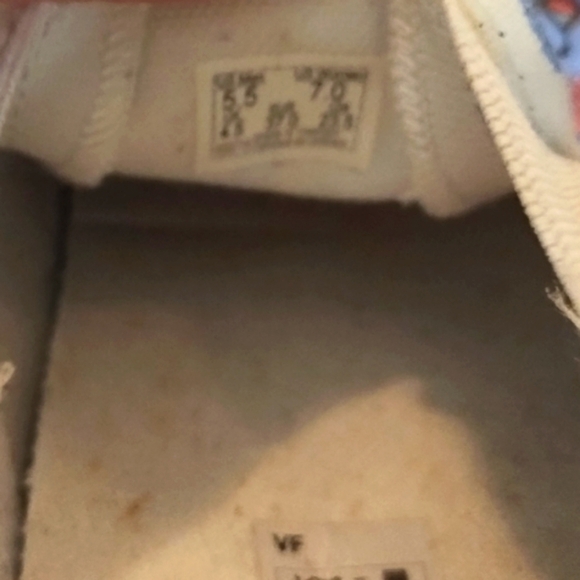 Vans  Mickey Mouse And Magic Kingdom Hand Painted - Picture 4 of 15